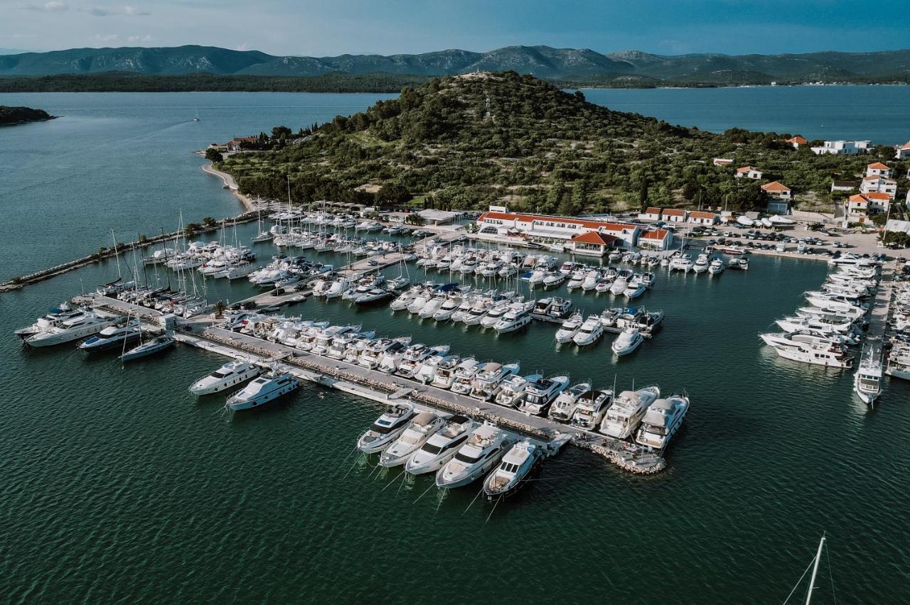 Hotel Stomorin-Marina Hramina مورتير المظهر الخارجي الصورة